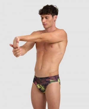 Pánské Kalhotky Arena Hero Camo Brief Červené Viacfarebný | 4629-JWRKI